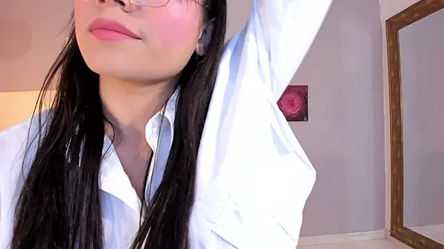 Maia W10 online show from May 2026 12:23:01 PM