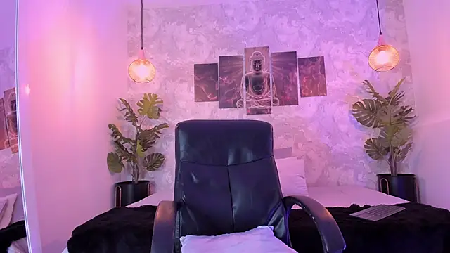 Snapshot of Regan__ chatting on March 2025 07:23:02 AM Regan online show from March 2025 07:23:02 AM