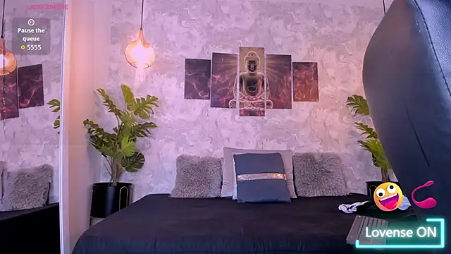 Snapshot of Regan__ chatting on October 2025 07:31:01 PM Regan online show from October 2025 07:31:01 PM