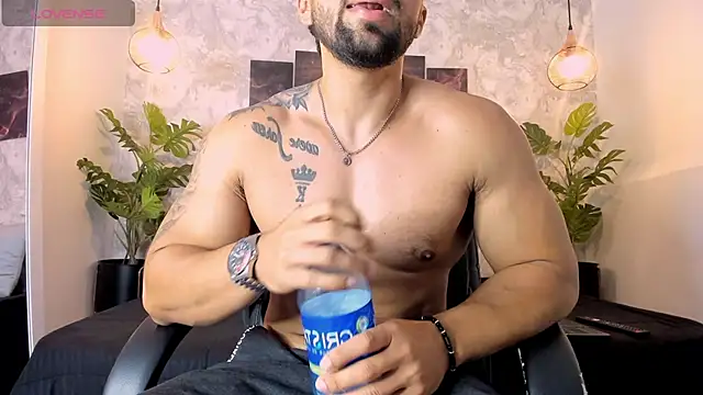 Snapshot of Regan__ chatting on October 2025 08:17:01 PM Regan online show from October 2025 08:17:01 PM