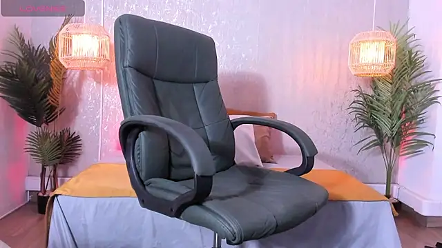 Snapshot of Regan__ chatting on October 2025 03:07:01 AM Regan online show from October 2025 03:07:01 AM