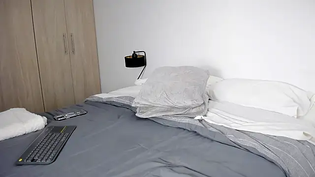 Snapshot of Bella_rossinii_ chatting on February 2026 02:00:01 AM Bella rossinii online show from February 2026 02:00:01 AM