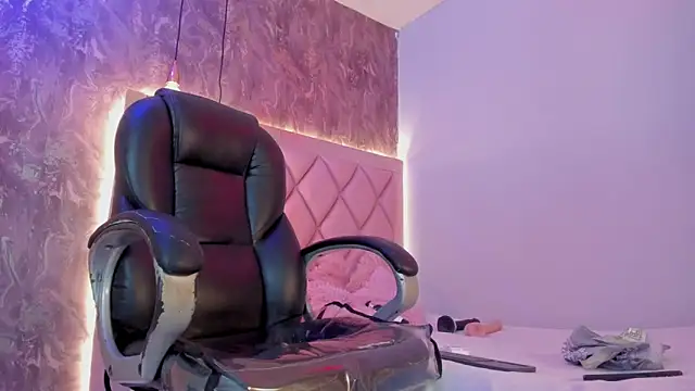 megan 100 online show from June 2026 06:21:02 PM
