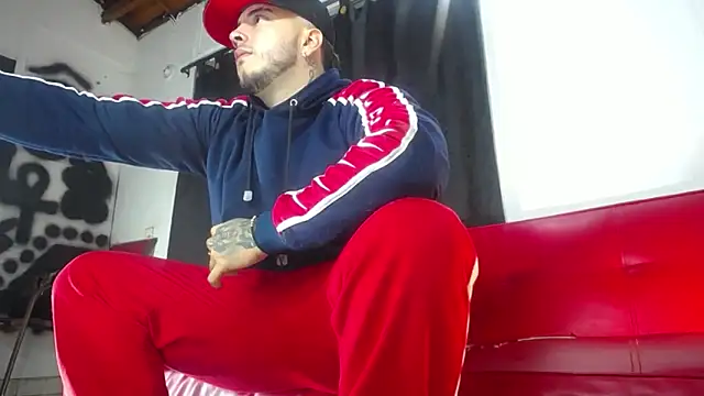 Snapshot of Dexter-T chatting on December 2024 05:47:01 AM Dexter-T online show from December 2024 05:47:01 AM