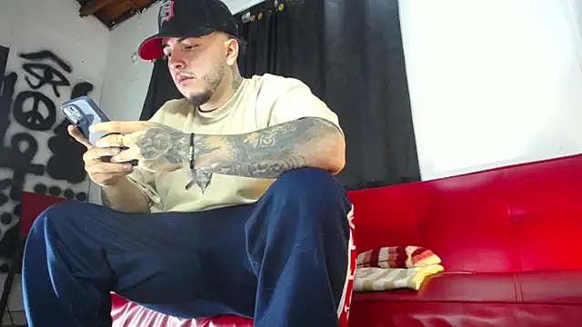 Snapshot of Dexter-T chatting on January 2025 03:06:02 AM Dexter-T online show from January 2025 03:06:02 AM