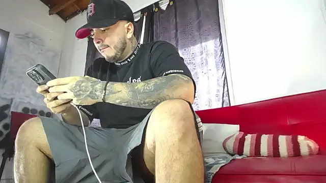 Snapshot of Dexter-T chatting on March 2025 06:43:02 PM Dexter-T online show from March 2025 06:43:02 PM