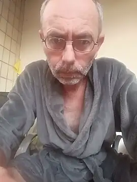 BesterJunge45 online show from July 2026 03:23:01 AM