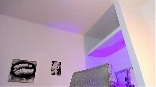 Snapshot of La_Perversa69 chatting on September 2025 07:03:01 PM La Perversa69 online show from September 2025 07:03:01 PM