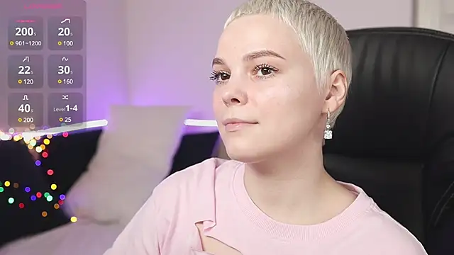 Snapshot of LikaBerry1 chatting on January 2025 08:07:01 PM LikaBerry1 online show from January 2025 08:07:01 PM