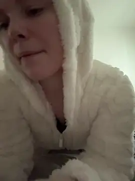 Snapshot of LikaBerry1 chatting on January 2025 10:02:01 AM LikaBerry1 online show from January 2025 10:02:01 AM