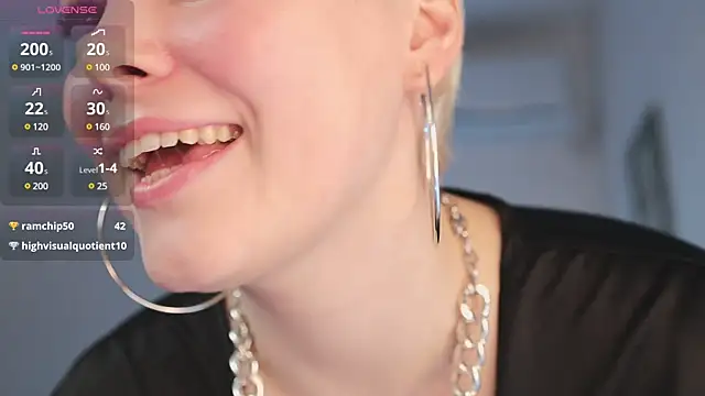 Snapshot of LikaBerry1 chatting on February 2025 10:12:01 PM LikaBerry1 online show from February 2025 10:12:01 PM