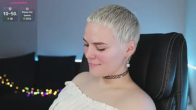 Snapshot of LikaBerry1 chatting on February 2025 12:16:01 PM LikaBerry1 online show from February 2025 12:16:01 PM