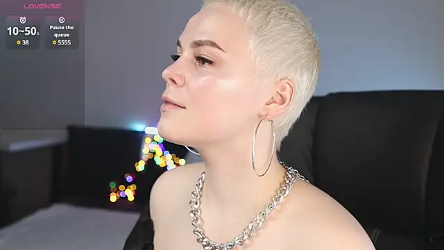 Snapshot of LikaBerry1 chatting on February 2025 08:29:02 PM LikaBerry1 online show from February 2025 08:29:02 PM