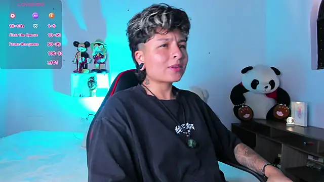 ZuryRamirez  online show from May 2026 08:24:02 PM