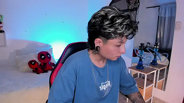 ZuryRamirez  online show from May 2026 08:06:02 PM