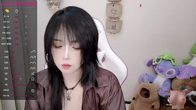 Snapshot of Vaness-a chatting on March 2025 04:41:01 PM Vaness-a online show from March 2025 04:41:01 PM