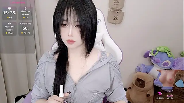 Snapshot of Vaness-a chatting on March 2025 04:02:01 PM Vaness-a online show from March 2025 04:02:01 PM