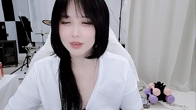 Vaness-a online show from May 2026 12:45:02 PM