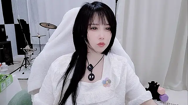 Vaness-a online show from May 2026 01:13:02 AM