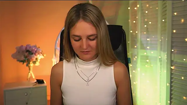 DeboraLarson online show from April 2026 03:15:02 AM