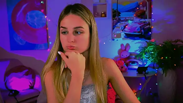 Snapshot of DeboraLarson chatting on April 2026 08:51:01 AM DeboraLarson online show from April 2026 08:51:01 AM