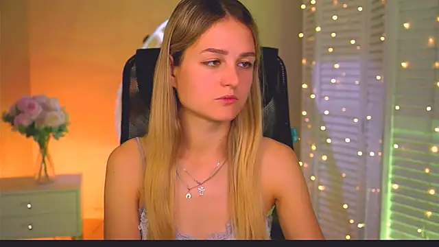 DeboraLarson online show from June 2026 02:40:02 AM