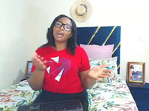 Snapshot of veronica1xxx chatting on September 2025 06:35:01 PM veronica1xxx online show from September 2025 06:35:01 PM