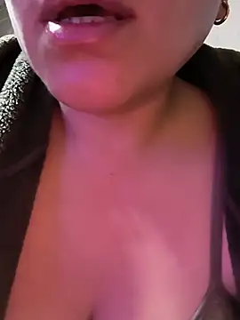 Kasandra02 online show from June 2026 04:43:02 AM