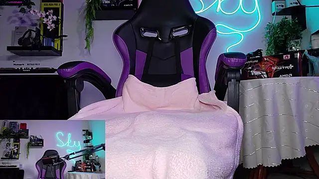 Scarlettt Beauty online show from April 2026 06:53:01 PM