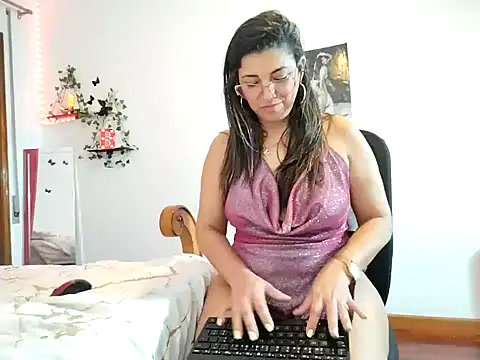 Snapshot of Julie_Boronat26 chatting on January 2025 12:15:02 PM Julie Boronat26 online show from January 2025 12:15:02 PM