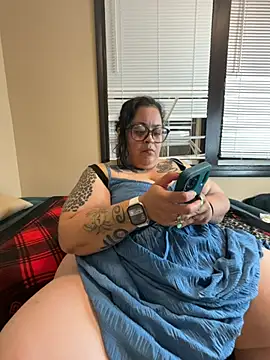 tillymarie34 online show from May 2026 03:24:02 AM