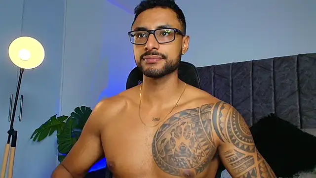 LiamGarcia1 online show from October 2025 02:19:01 PM