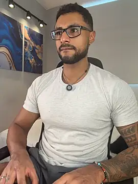 LiamGarcia1 online show from May 2026 06:15:02 PM