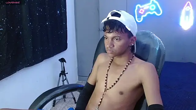 Snapshot of loistwink_ chatting on February 2025 02:46:01 AM loistwink online show from February 2025 02:46:01 AM