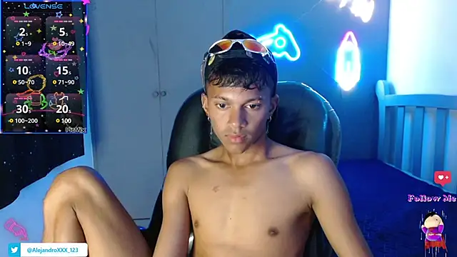 Snapshot of loistwink_ chatting on February 2025 03:55:02 AM loistwink online show from February 2025 03:55:02 AM