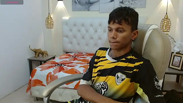 Snapshot of loistwink_ chatting on March 2025 01:07:02 PM loistwink online show from March 2025 01:07:02 PM