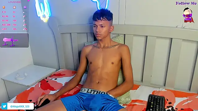 Snapshot of loistwink_ chatting on October 2025 05:39:02 AM loistwink online show from October 2025 05:39:02 AM