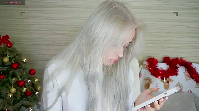 Snapshot of Ashley_S chatting on December 2024 11:06:02 PM Ashley S online show from December 2024 11:06:02 PM