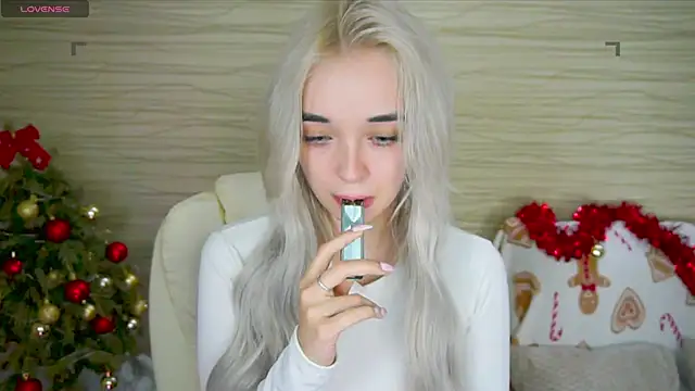 Snapshot of Ashley_S chatting on January 2025 03:07:02 AM Ashley S online show from January 2025 03:07:02 AM