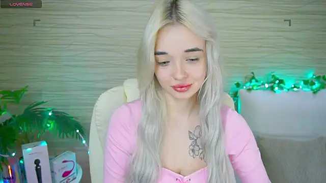 Snapshot of Ashley_S chatting on February 2025 02:19:01 AM Ashley S online show from February 2025 02:19:01 AM