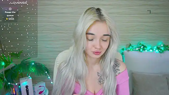 Snapshot of Ashley_S chatting on February 2025 03:08:02 AM Ashley S online show from February 2025 03:08:02 AM