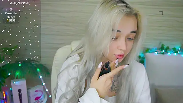 Snapshot of Ashley_S chatting on February 2025 02:14:01 AM Ashley S online show from February 2025 02:14:01 AM