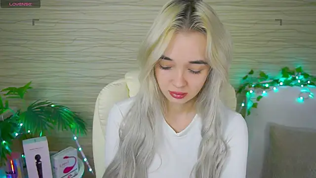 Snapshot of Ashley_S chatting on February 2025 11:14:02 PM Ashley S online show from February 2025 11:14:02 PM