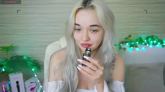 Snapshot of Ashley_S chatting on February 2025 02:09:02 AM Ashley S online show from February 2025 02:09:02 AM