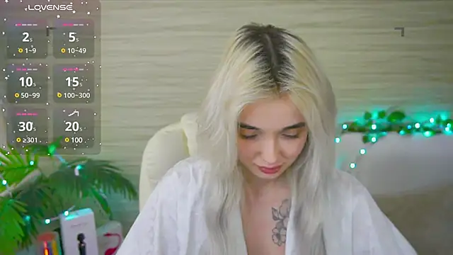 Snapshot of Ashley_S chatting on March 2025 05:38:02 AM Ashley S online show from March 2025 05:38:02 AM