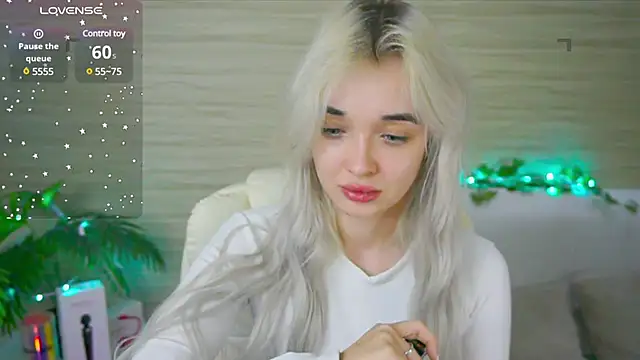 Snapshot of Ashley_S chatting on March 2025 02:20:01 AM Ashley S online show from March 2025 02:20:01 AM