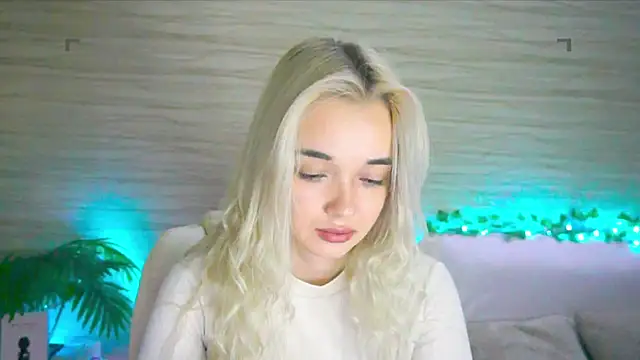 Snapshot of Ashley_S chatting on September 2025 10:10:02 PM Ashley S online show from September 2025 10:10:02 PM