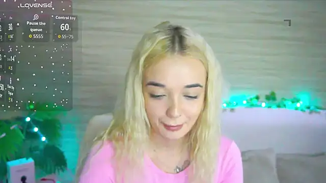 Snapshot of Ashley_S chatting on October 2025 10:09:02 PM Ashley S online show from October 2025 10:09:02 PM