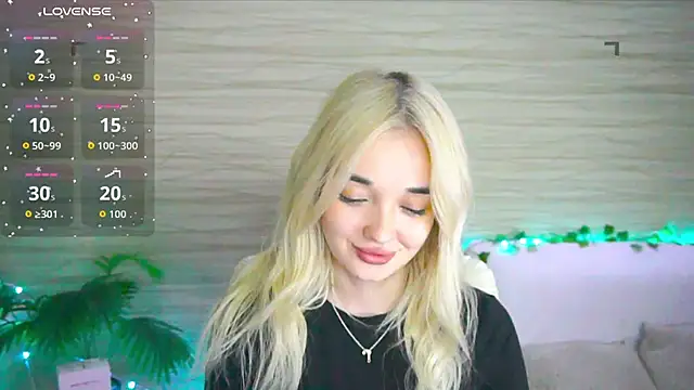 Snapshot of Ashley_S chatting on October 2025 11:09:01 PM Ashley S online show from October 2025 11:09:01 PM