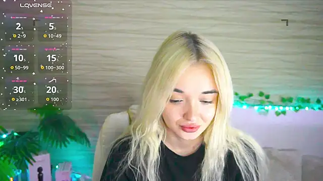 Snapshot of Ashley_S chatting on November 2025 11:04:02 PM Ashley S online show from November 2025 11:04:02 PM